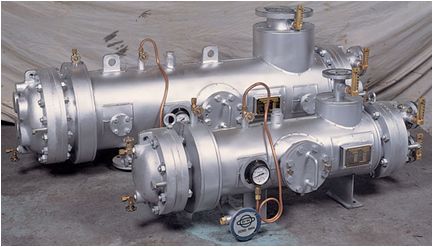 SHELL AND TUBE TYPE HEAT EXCHANGER